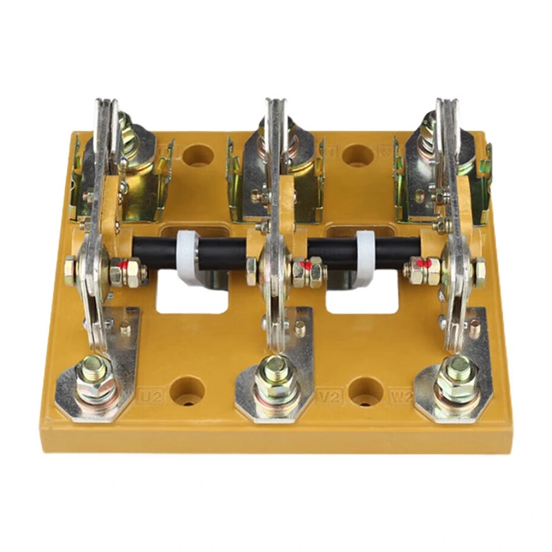 Прекинувач за изолатор со 4 полови од 100 засилувачи