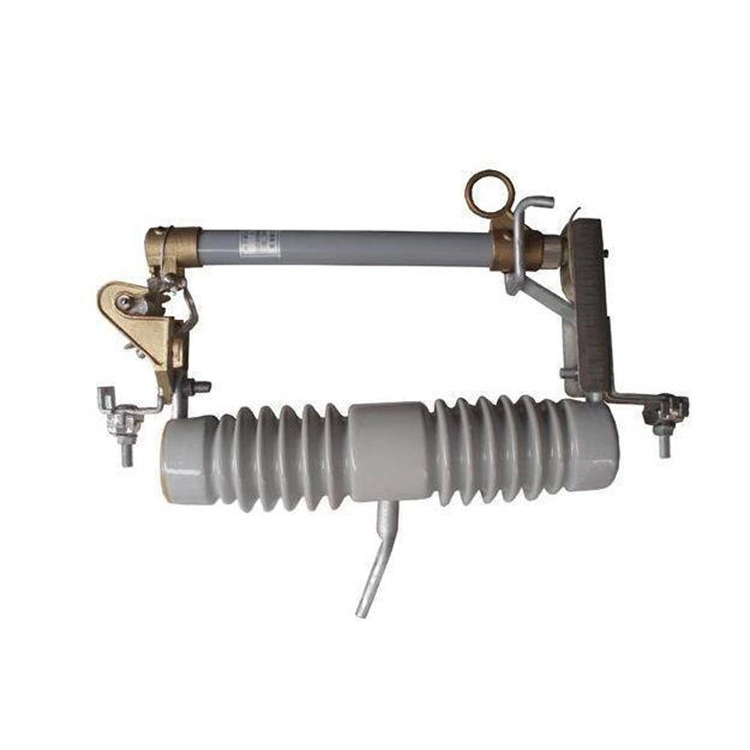 Електричен осигурувач монтиран на полимерен столб од 27 kv